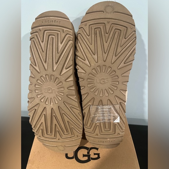 UGG Funkarra Womens Boot | size 9 | Chestnut/Natural - Picture 9 of 11